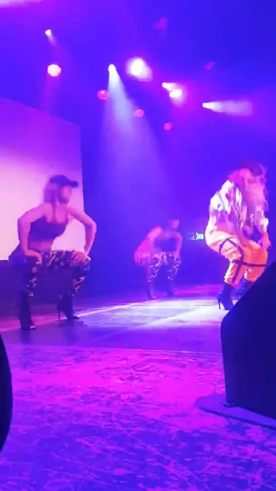 [FANCAM] 190531 HYOLYN - Dally @ 2019 1st World Tour TRUE (Amsterdam)