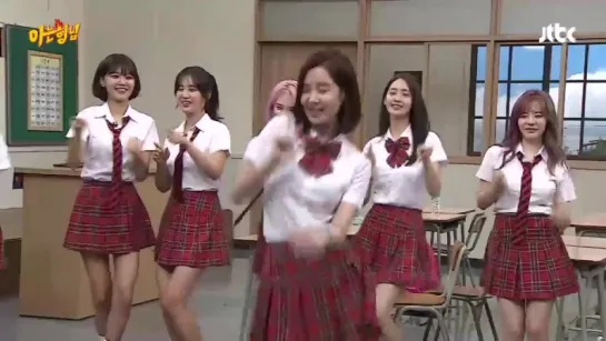 Seohyun dancing to Shake It on Knowing Bros (1)