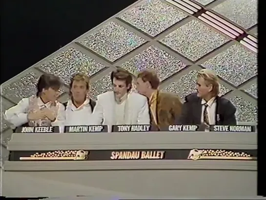 Duran Duran соревнуются со Spandau Ballet в программе Pop Quiz (1984)