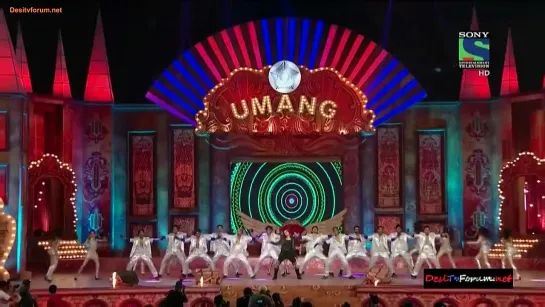 Umang 2015 - выступление Алии Бхатт