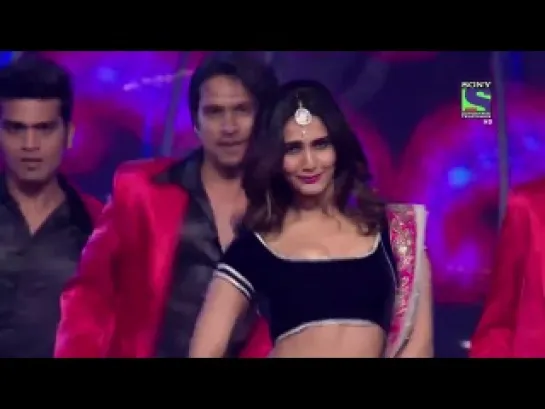 Vaani Kapoor's performs on Umang 2014