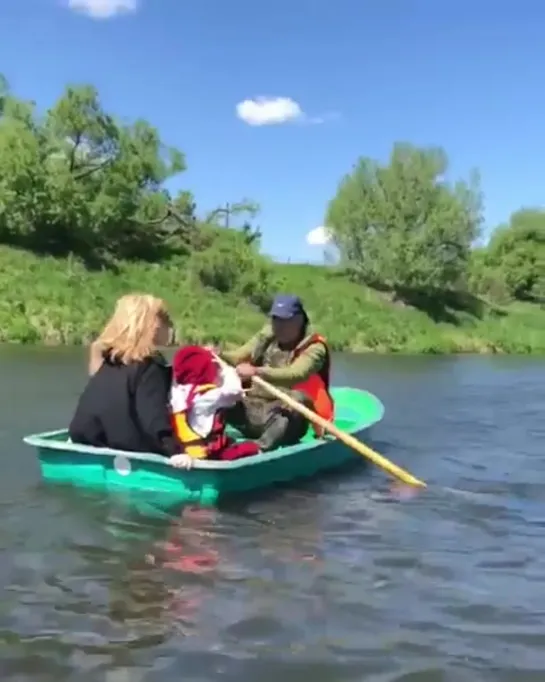 Алла Пугачёва, Гарри и Елизавета Галкины - Путешествие по реке (19.05.2019)