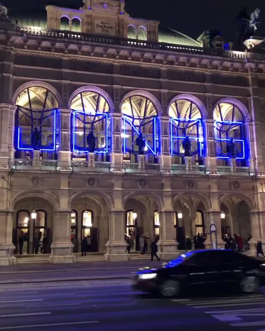 ... gleich in der Wiener Staatsoper.