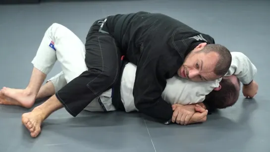 Аrm Triangle Choke - Lachlan Giles