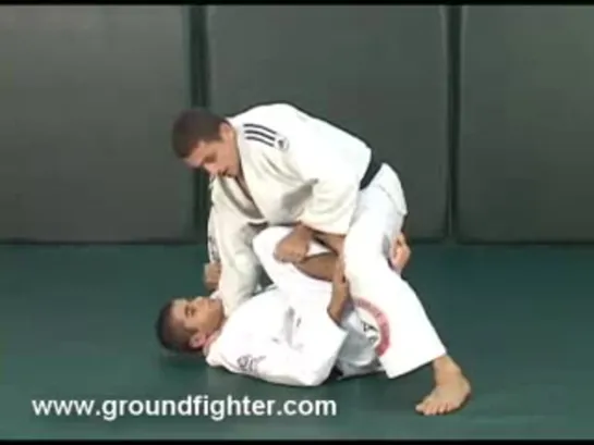 Daniel Moraes. X-guard Pass