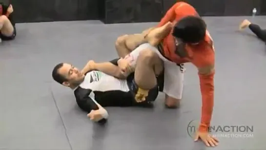 Marcelo Garcia. 1-leg xguard sweep.