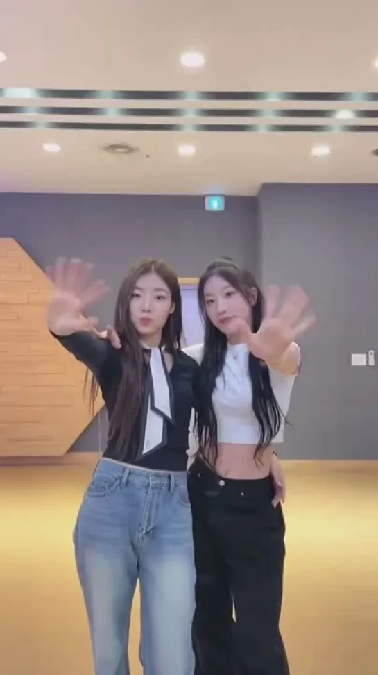 230911 PURPLE KISS TikTok - 7HEAVEN Challenge ft. Goeun & Kim Lip update