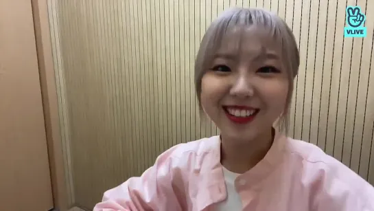 Seokyoung из GWSN упомянула LOONA Kim Lip на VLIVE