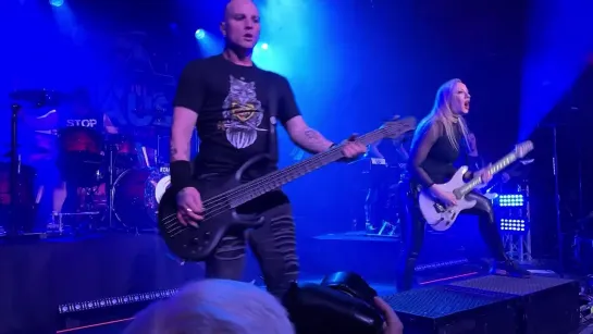 Nita Strauss - Mariana Trench