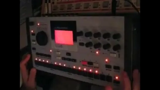 Machinedrum UW live tweaking - IDM in a box