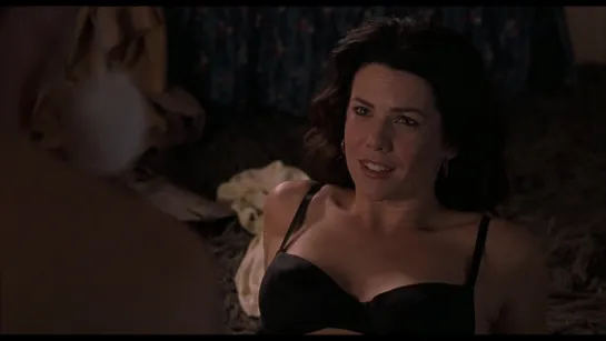 Lauren Graham Sexy, Lisa Ross Nude - Bad Santa (2003) 1080p