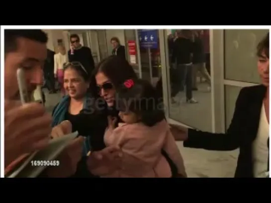 Aishwarya and daughter Aaradhya Arriving in Cannes - 2013