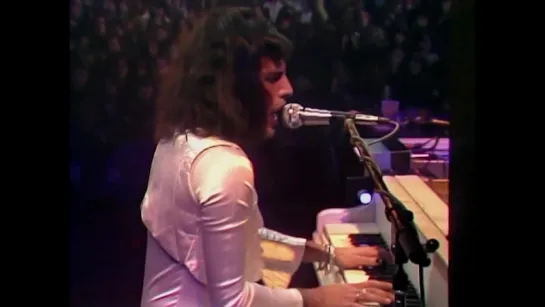 Queen - Bohemian Rhapsody & Killer Queen (Live1975)