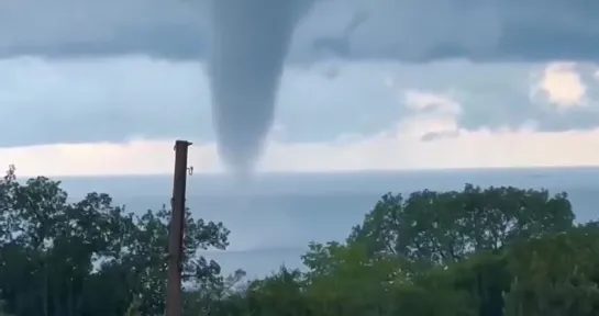 🌊💦❗Наводнение и смерчи в Геленджике!