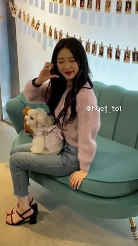 221111 Yeojin ft. Dubu visiting her birthday cafe event