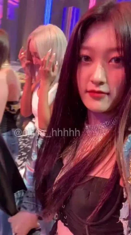 "Queendom 2" finale fantaken - Choerry и Olivia Hye