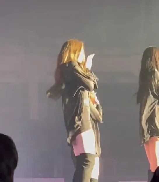 [SPOILERS] 220211 LOONA Concert: [LOOΠΔVERSE : FROM] Offline Day 1 - Sweet Crazy Love