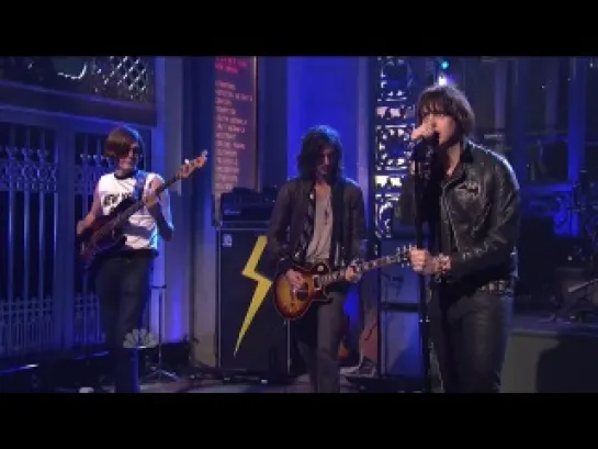 The Strokes - Under Cover Of Darkness (live on SNL)