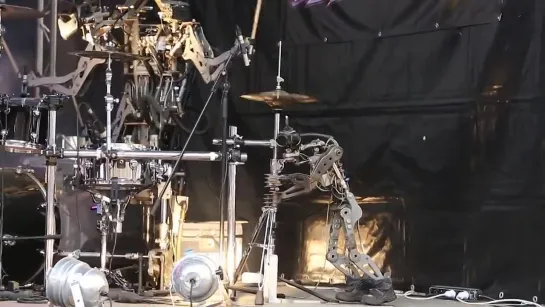 Compressorhead - Iron Man (Black Sabbath Cover) (live in Moscow, Russia)