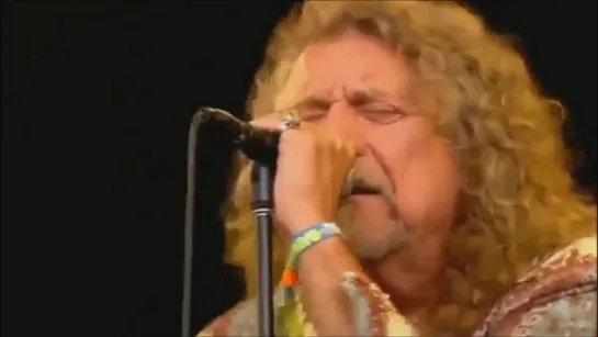 Robert Plant and the Sensational Space Shifters - Black Dog (Live at Glastonbury Festival on 28 June 2014)