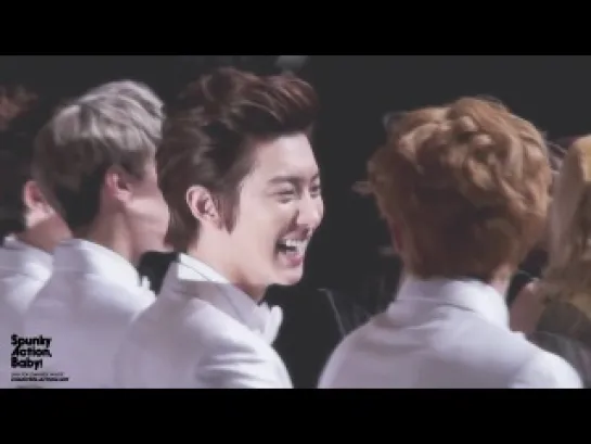 [FANCAM] 121130 MAMA in Hong kong_Chanyeol cute<3