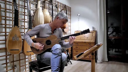 Rolf Lislevand plays A.Stradivari Sabionari, 1679 guitar - Santiago de Murcia - Tarantela