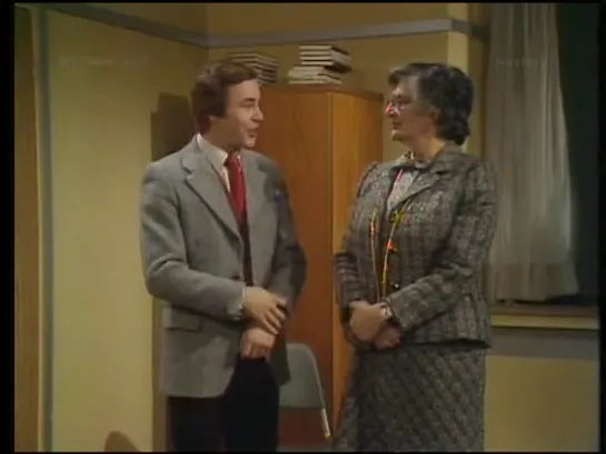 Mind Your Language - S01, E04 - All Through the Night