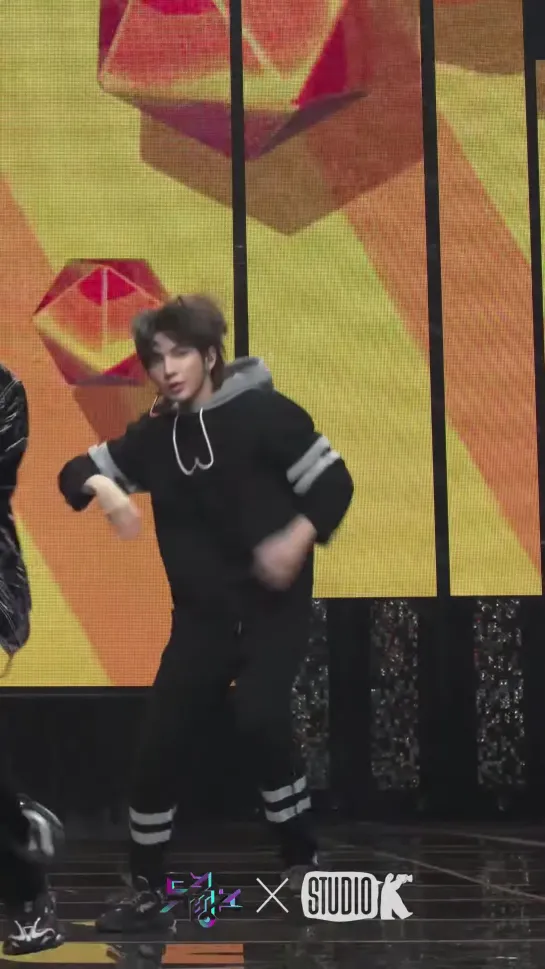 191129 TXT 태현 직캠 'Angel Or Devil' (TXT TAE-HYUN Fancam) l @MusicBank 191129