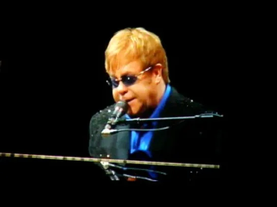 Elton John - Tiny Dancer ("Madman Across the Water" - 1971) СПБ, 07.11.2011