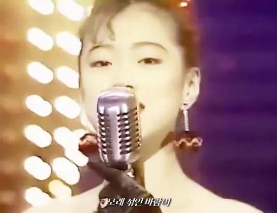 Akina Nakamori 中森明菜  -  夢みるように眠りたい I want to sleep like a dream.  May 21, 1997