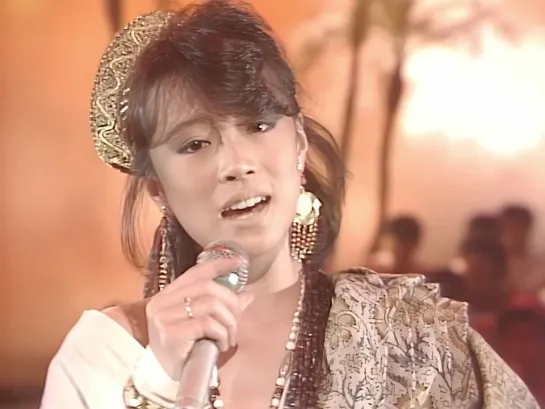 Akina Nakamori  中森明菜 - Sand Beige 1985 4K AI Upscaling  [4K 60FPS]