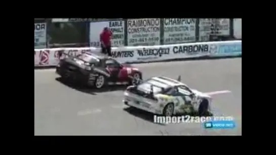 mazda_rx_7_vs_nissan_silvia_drifting___wallspeedway_nj_rd3.wmv