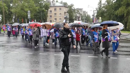 Фрагменты шествия в честь 300 летия города Колпино.