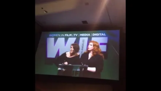 Kristen Stewart e Stephenie Meyer nos The Women In Film 2015 Crystal + Lucy Awards (16-06-2015)