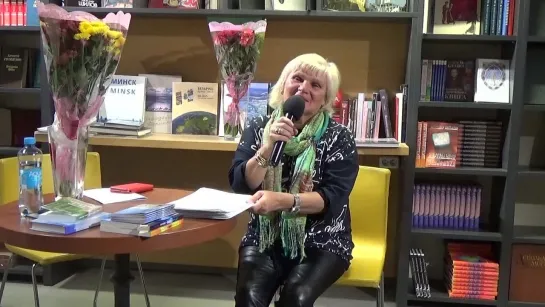 Марина Ермошкина  06.10.2021 в книжной лавке писателей, 2 часть