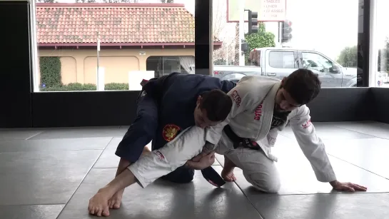 Caio Terra - 2 SAME SIDE GRIP LAPEL LASSO PASS TO THE BACK