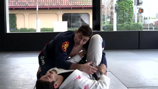 Caio Terra - 8 LAPEL LASSO KNEE CUT PASS