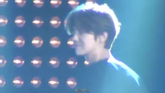 [FANCAM] 150418 Luhan winning Newcomer Award @ Beijing Movie Festival