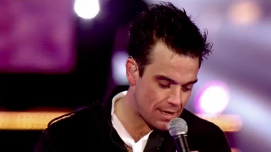 Robbie Williams ¦ Shes The One ¦ Live At Knebworth 2003