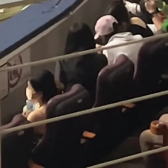 220815 Irene (Red Velvet) @ Billie Eilish Concert