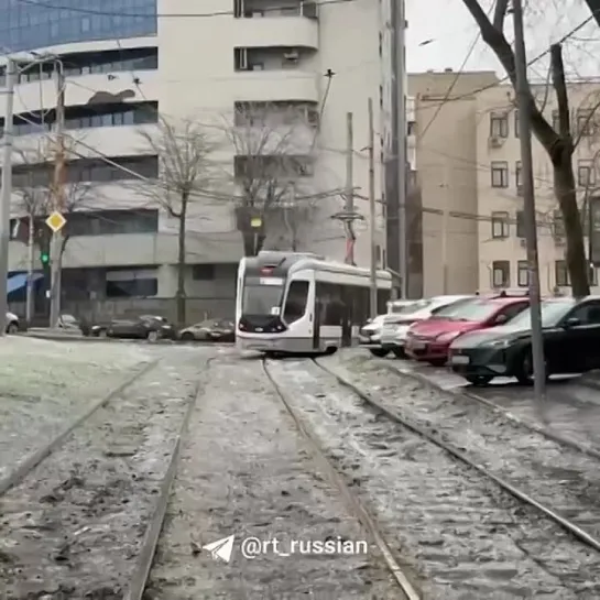 Движение трамваев встало в Ростове-на-Дону из-за налипания льда на провода и их обрывов