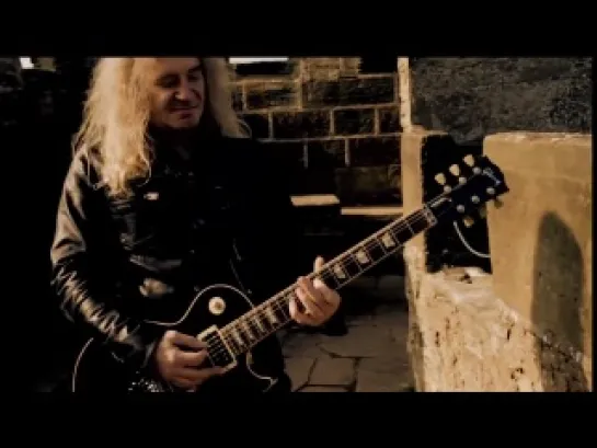 Saxon - Hammer Of The Gods