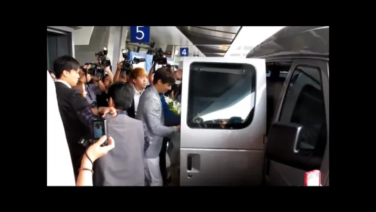 120901 LeeSeungGi(이승기) IN  Taoyuan Airport (720p)