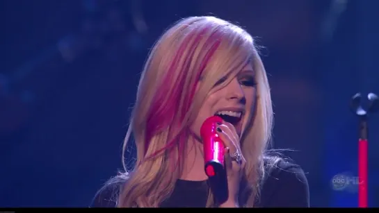 Avril Lavigne - Hot - Live 2007