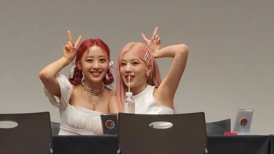 220626 Fansign Makestar - Yves, Kim Lip LOONA