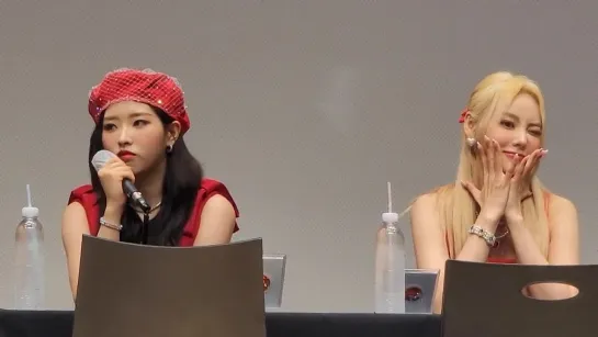 220626 Fansign Makestar - Olivia Hye, JinSoul LOONA