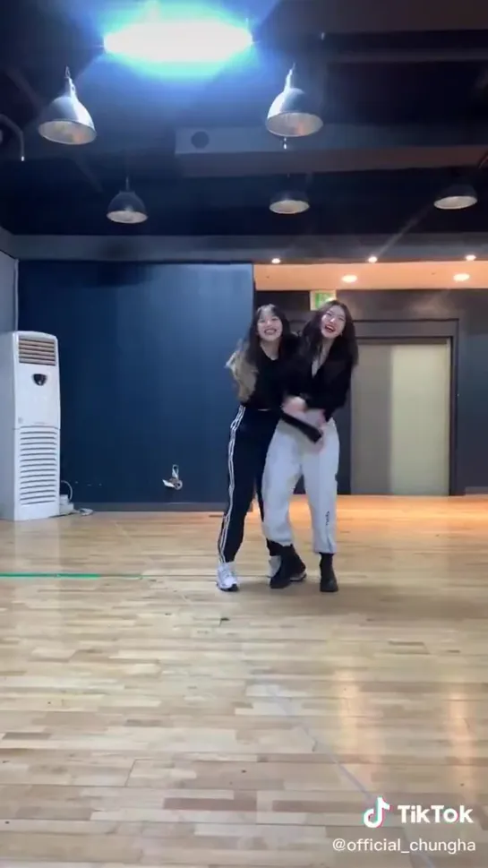 CHUNGHA TikTok BicycleChallenge with LOONA Chuu