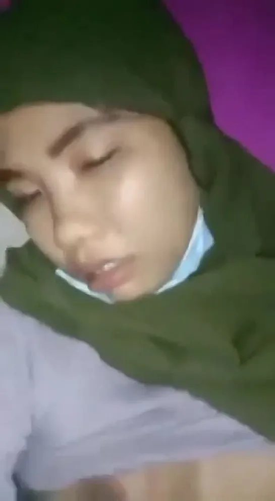 [DoodShare]_Cewe_Jilbab_Keenakan_Di_Masukin_Kntl_G.mp4