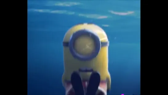 Minions Swiming