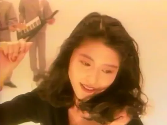 Kyoko Koizumi 小泉今日子 - 「キスを止めないで」 Dont stop kissing. [AI Upscaling] 1987.10.21